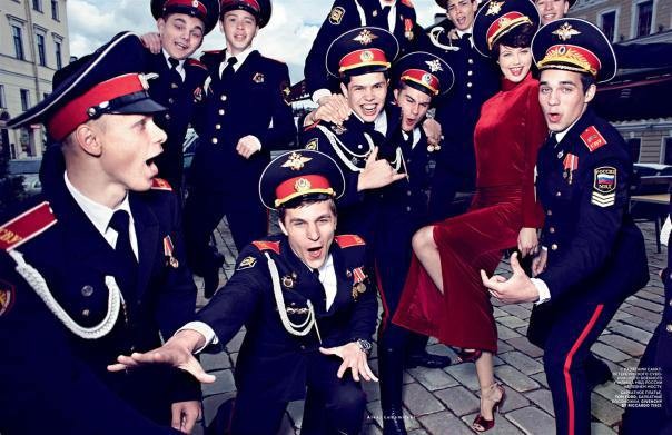 Vogue-Russia-September-2014-Alexi-Lubomirski-Lindsey-Wixson-Tyron-Machhausen-5