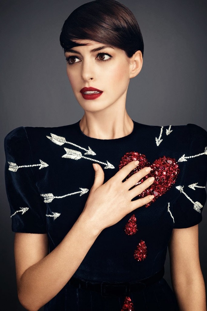Harpers-Bazaar-November-2014-Anne-Hathaway-Alexi-Lubomirski-2