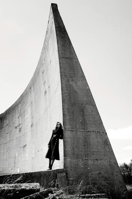 Vogue-Turkey-October-2014-Serge-Leblon-Othilia-Simons-1