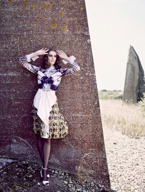 Vogue-Turkey-October-2014-Serge-Leblon-Othilia-Simons-2