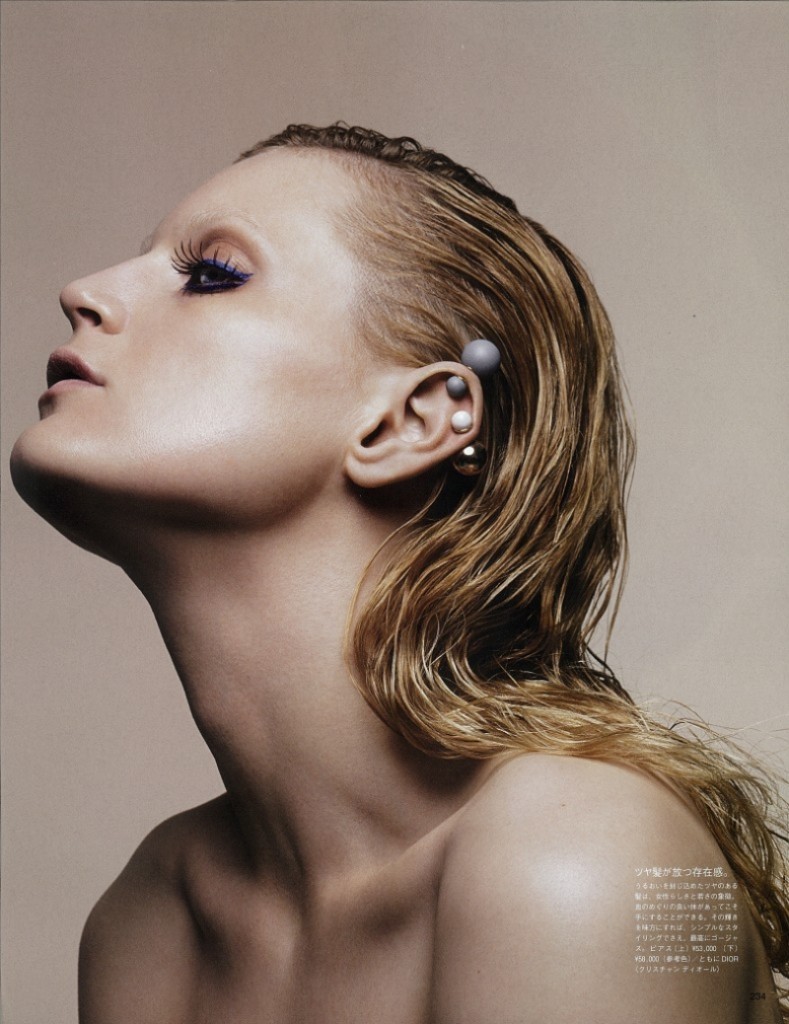 Vogue-Japan-December-2014-Guinevere-Van-Seenus-Marcus-Ohlsson-5