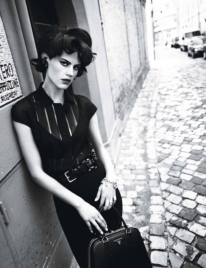 Saskia-de-Brauw-photographed-by-Paolo-Roversi-for-W-Magazine-Makeup-Fulvia-Farolfi-styling-Edward-Enninful