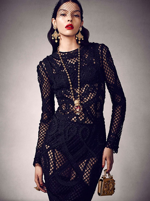 Tony-Kim-photographs-Kate-B-in-Dolce+Gabbana-for-Vogue-Latin-1