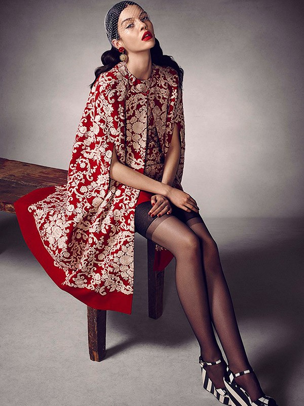 Tony-Kim-photographs-Kate-B-in-Dolce+Gabbana-for-Vogue-Latin-2