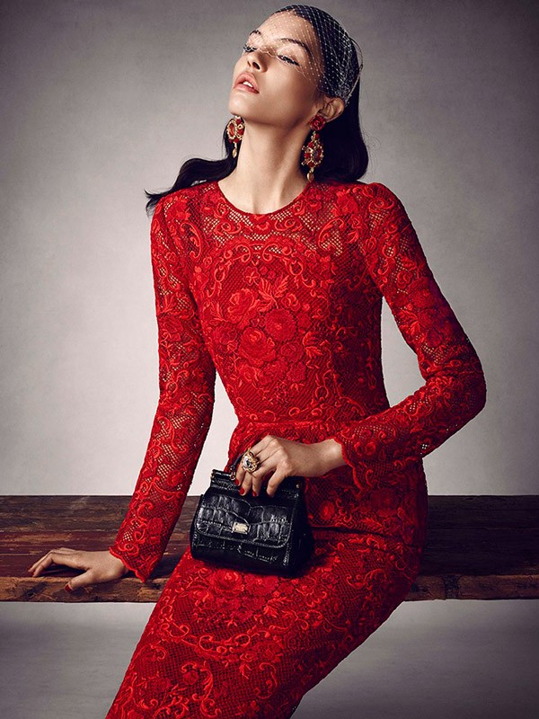 Tony-Kim-photographs-Kate-B-in-Dolce+Gabbana-for-Vogue-Latin-3