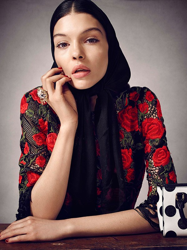 Tony-Kim-photographs-Kate-B-in-Dolce+Gabbana-for-Vogue-Latin-5