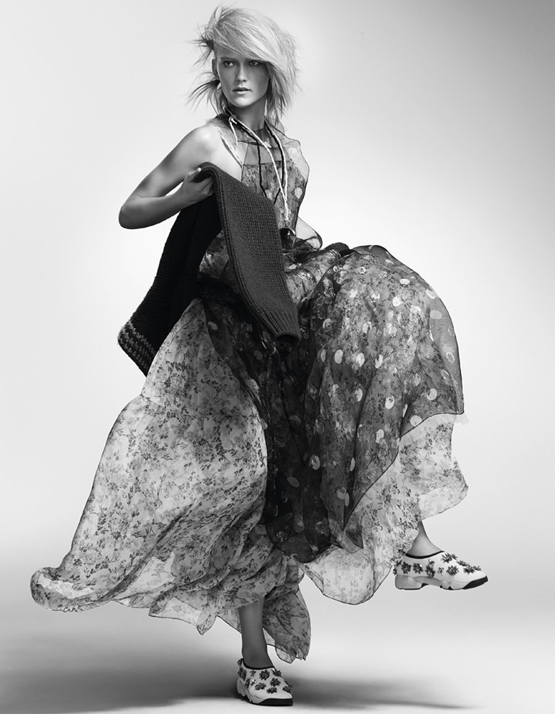 Vogue-Taiwan-April-2015-Katya-Riabinkina-Tony-Kim-1