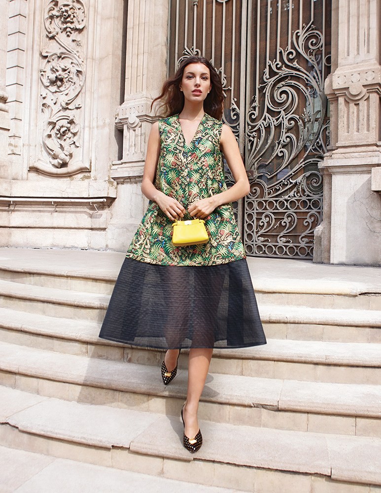 Martin-Lidell-photographs-Kate-King-Dolce-Gabbana-fragrance-for-Vogue-Latin-America-6