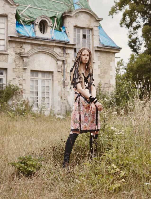 Sascha-Heintze-shoots-Maria-Zakrzewska-for-Stylist-Magazine-France
