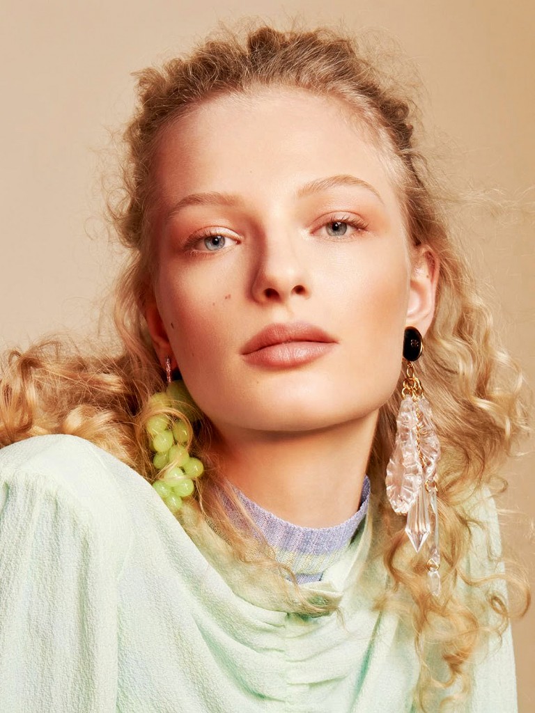 Txema-Yeste-Frederikke-Sofie-Vogue-Russia-May-2018-1