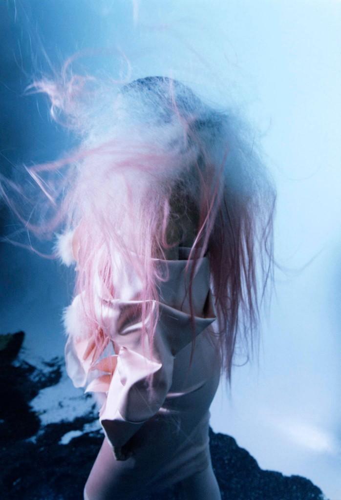 Harley-Weir-Björk-Dazed-Confused-Winter-2019-6