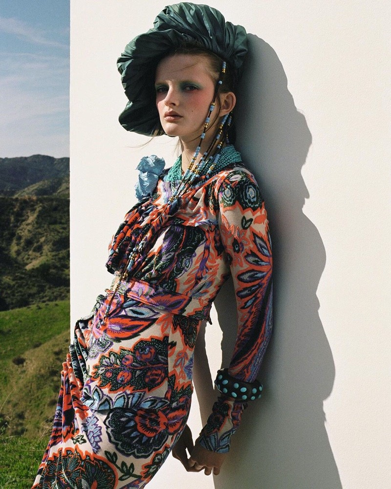 Mel-Bles-Primrose-Archer-Vogue-China-June-2020-1