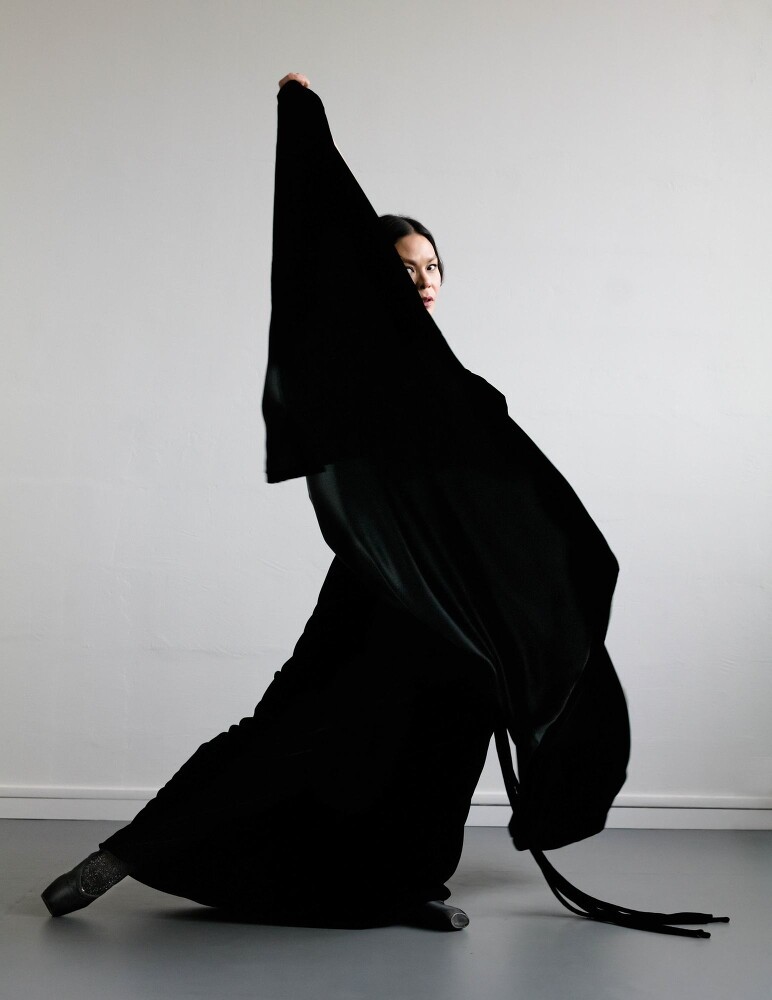 Ballet dancer Alice Renavand shot by Stéphanie Volpato for Elle-3