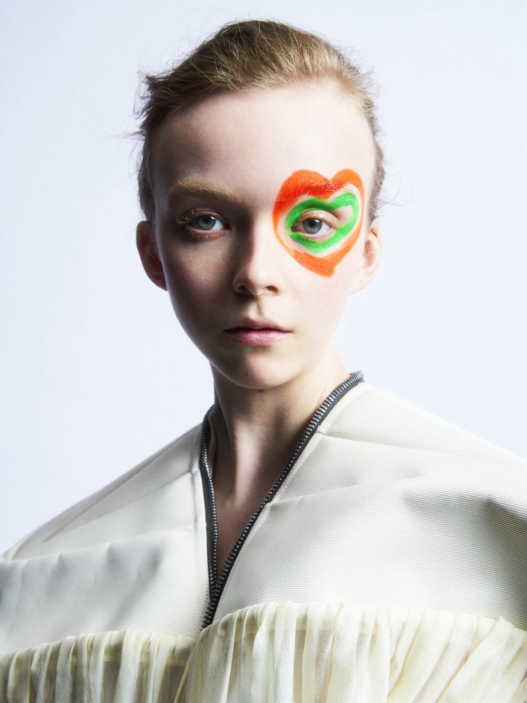 Fashion editorial by photographer duo Sofia & Mauro for Numéro Tokyo June 2022-1