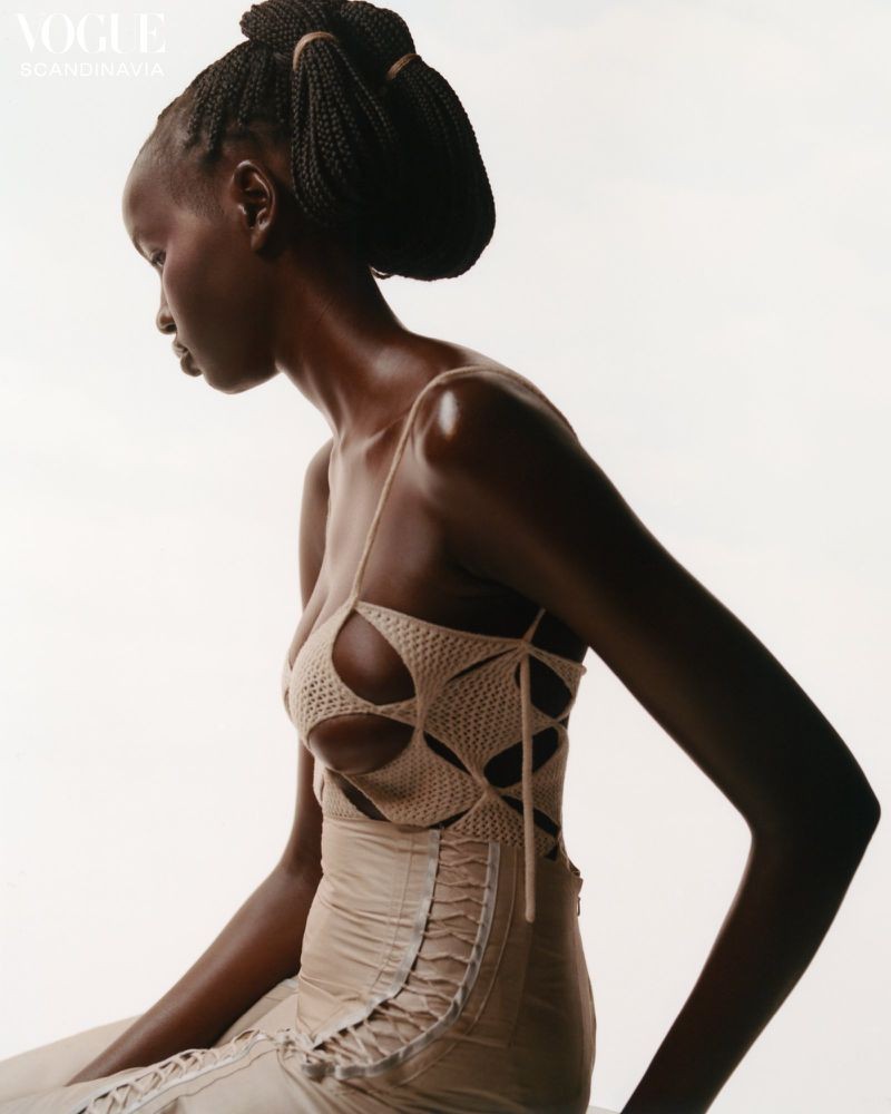 Beauty editorial »Skin Deep« for Vogue Scandinavia shot by Benjamin Vnuk-3