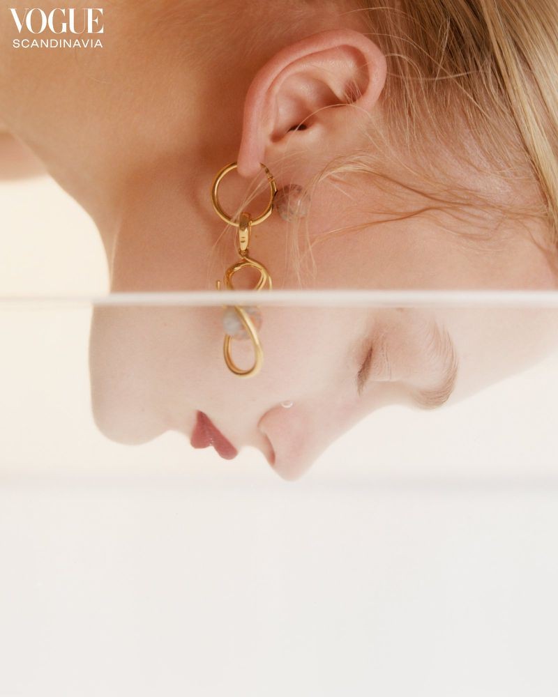 Beauty editorial »Skin Deep« for Vogue Scandinavia shot by Benjamin Vnuk-7