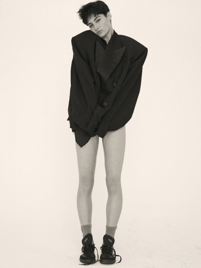 Fashion editorial with Grace Elizabeth for Love Want Magazinec shot by Yulia Gorbachenko-1