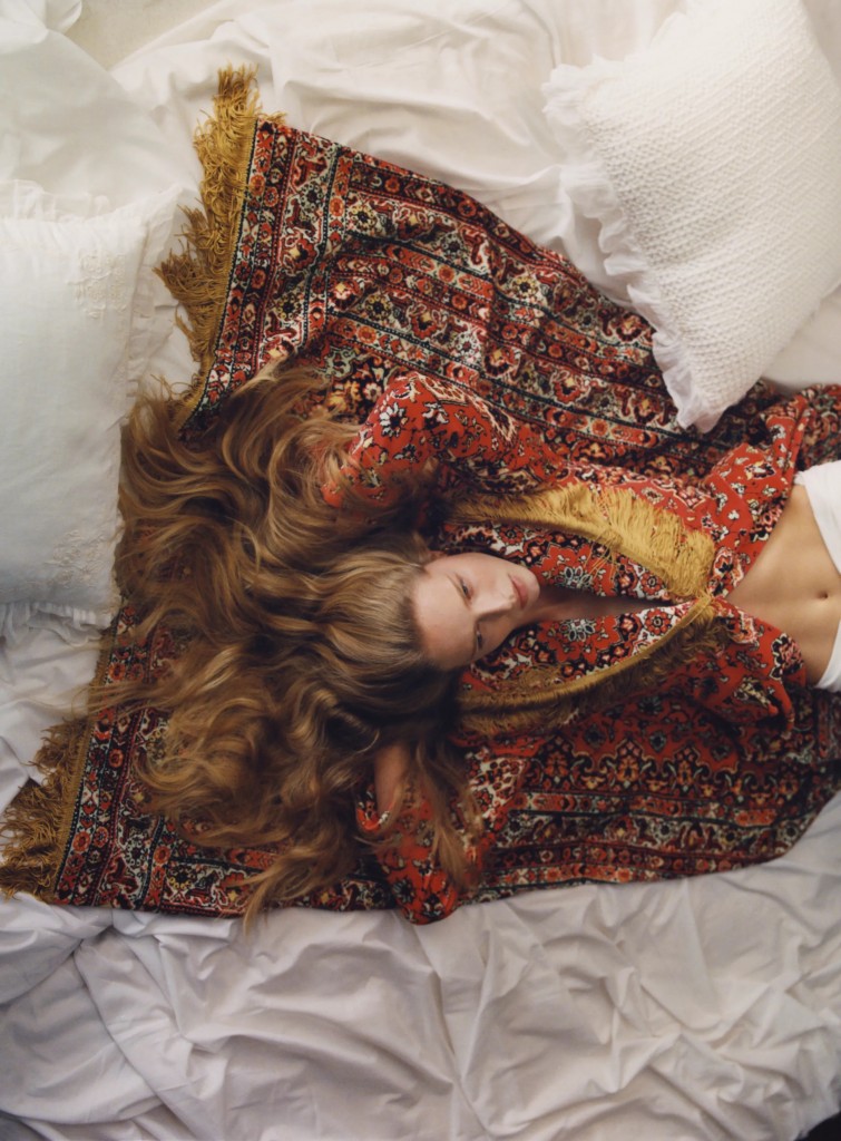 Fashion editorial Sleeping Abby for Vogue Italia by photographer Dario Catellani-4