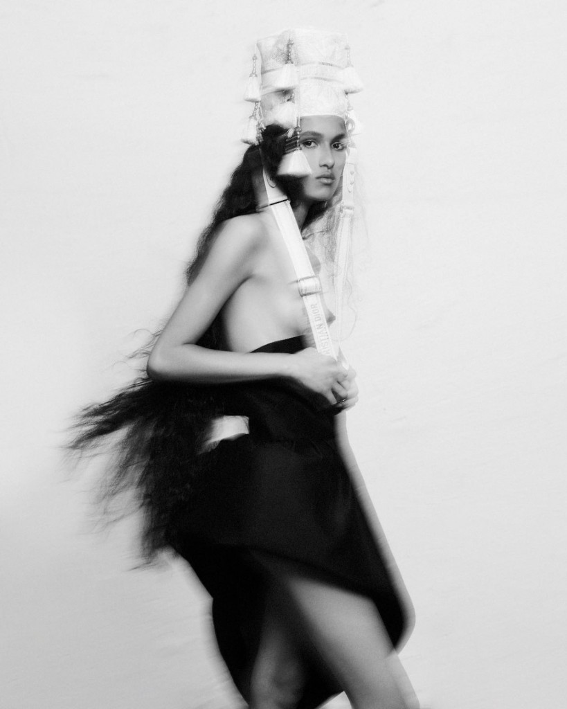 Fashion editorial by Nicole Heiniger for Vogue Brasil-3