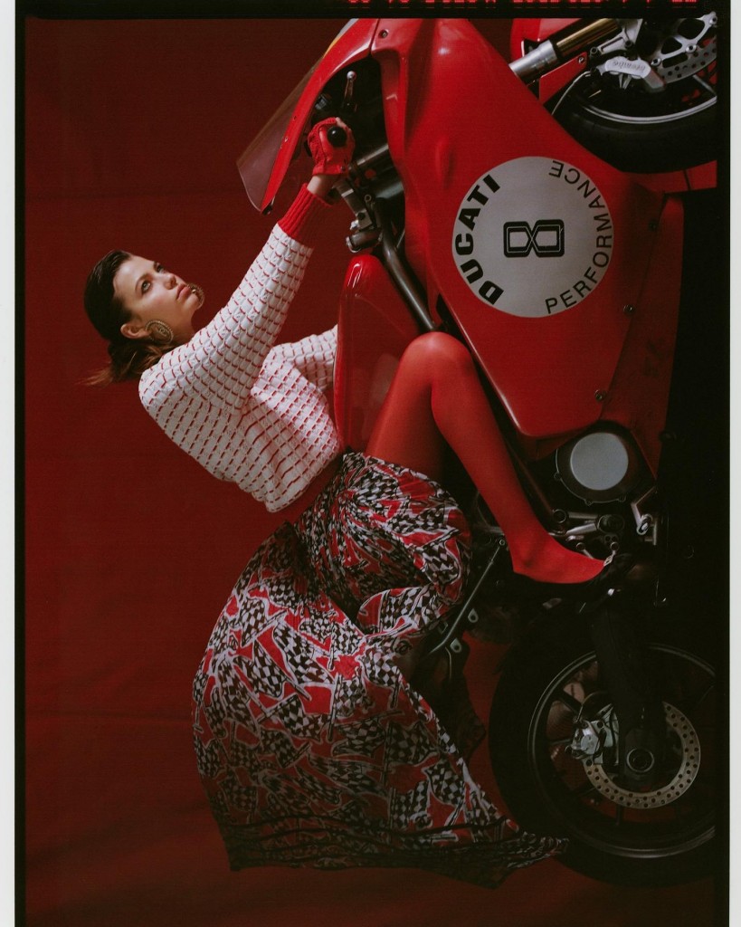 Fashion editorial »Motomami« for Vogue Mexico by photographer Hans Neumann-1