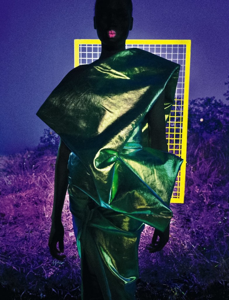 Fashion editorial »The Fifth Element« by Txema Yeste for Numéro France-6