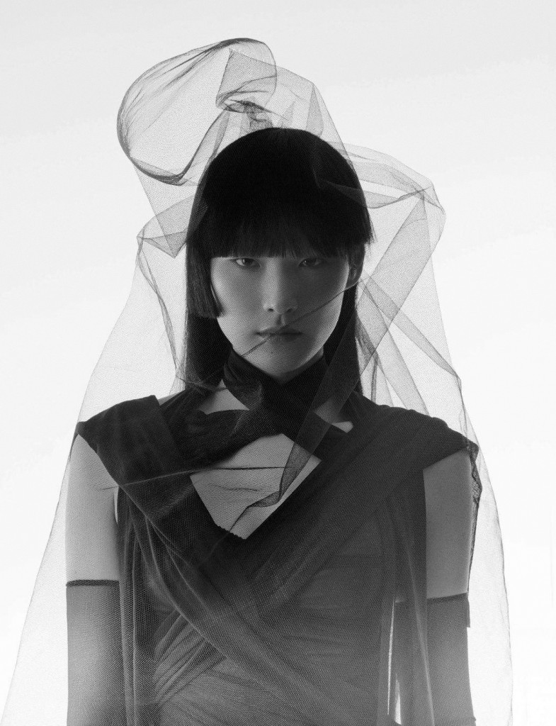 Fashion editorial »Transcendance« for Numéro France shot by Jean Baptiste Mondino and Make-up by  Tatsu Yamanaka-2