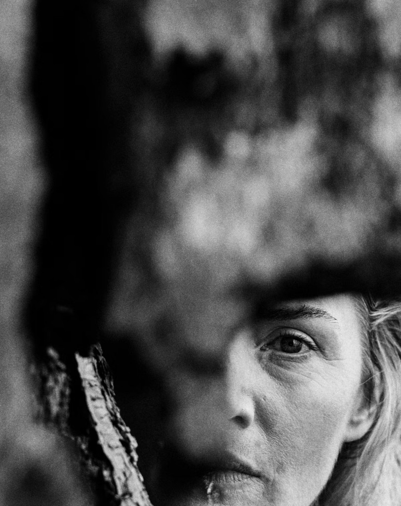 Photographer Jack Davison shot Kate Winslet for The New York Times Magazine-2